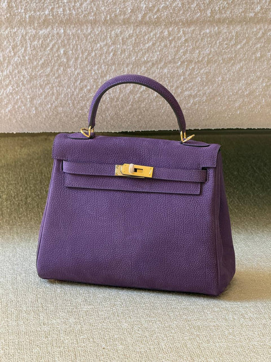 Hermes
 kelly 28 cm💥Master quality ✅with box📦
780 dhs✅

Zain52
♥️♥️♥️