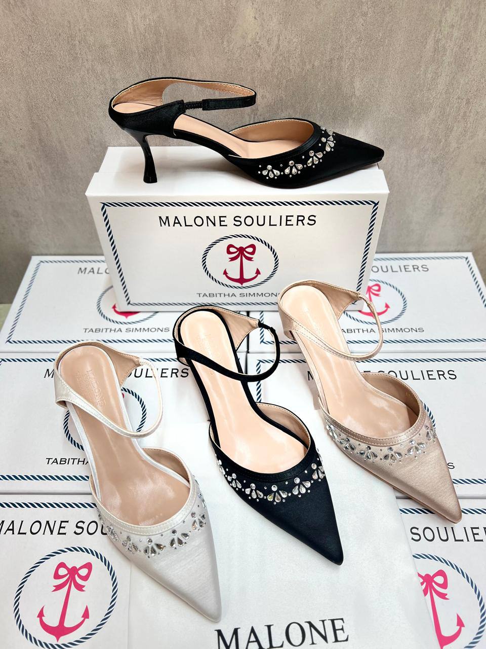 MALONE 

36-41

150 dhs🇦🇪🇦🇪

Zain88
♥️♥️♥️
