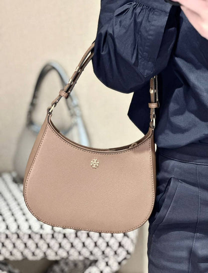 TORY BURCH 
NEW CAME 
GOOD QUALITY 
WITH BOX 
95 dhs✅

Zain295
♥️♥️♥️