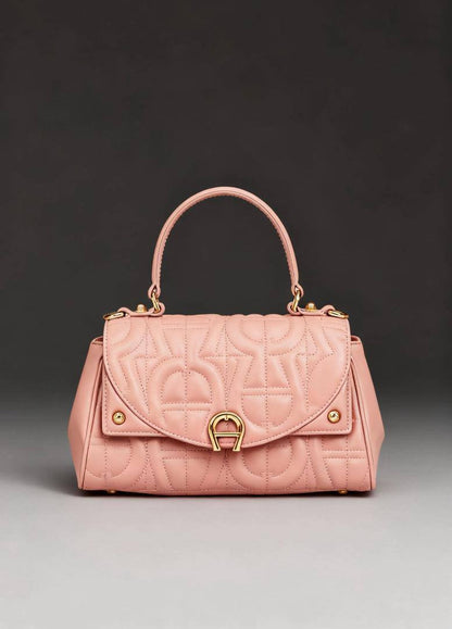 Coach - Aigner
90 dhs🪙💕
Good quality 

with box
🎁🎁🎁

Zain35
♥️♥️♥️