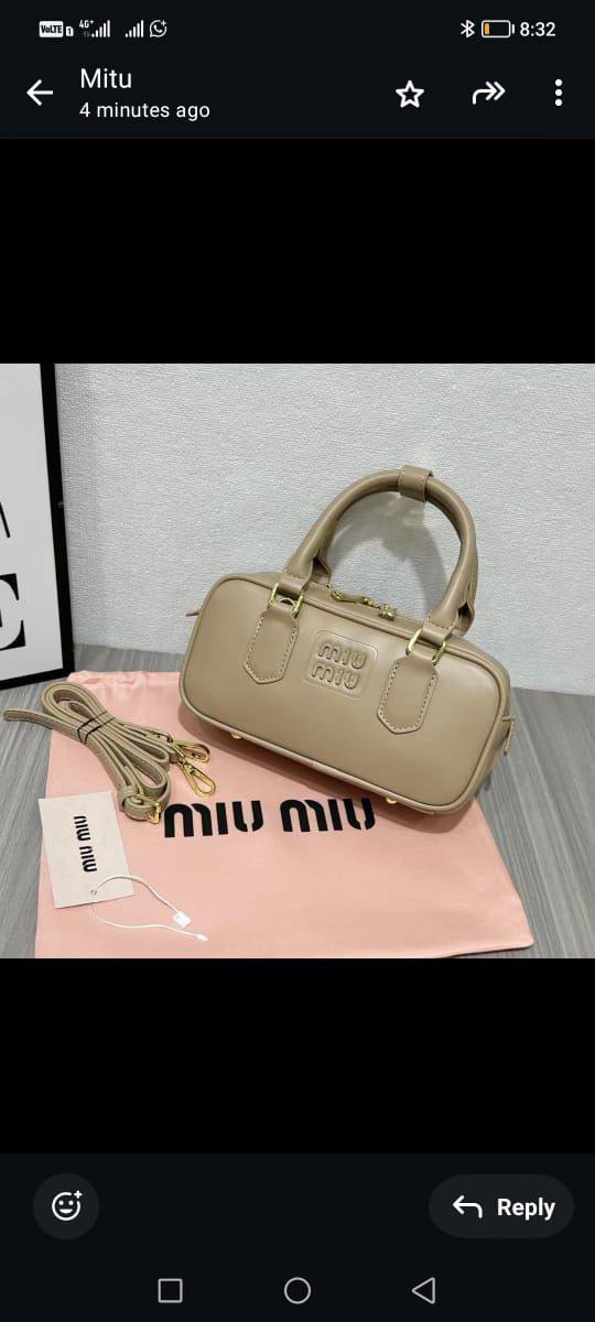 Miu Miu

with box
🎁🎁🎁

95 dhs❣️

Zain143
♥️♥️♥️