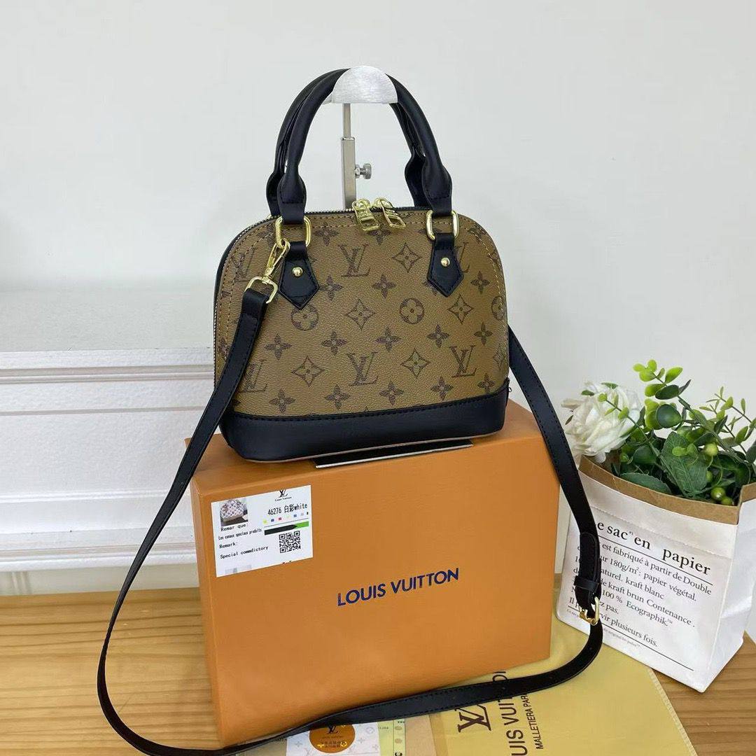 LV  
Size ：23CM  
90 dhs💓

Zain04
♥️♥️♥️