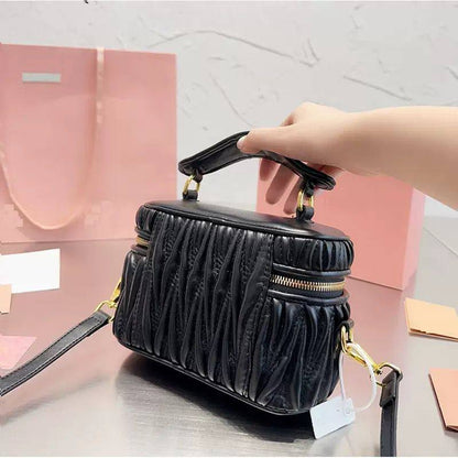 MIU MIU 

NEW CAME 
GOOD QUALITY 
WITH BOX 

90 dhs🇦🇪🇦🇪

Zain39
♥️♥️♥️