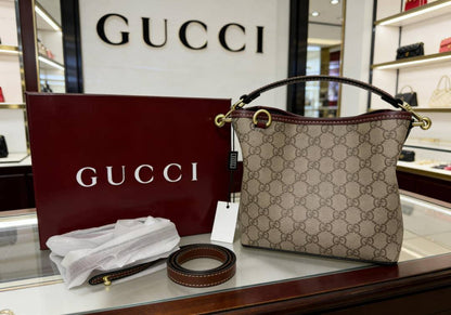Gucci
100 dhs🇦🇪
with box
🎁🎁🎁

Size:19/18/11
Cucci
Brown  wine black

Zain07
♥️♥️♥️