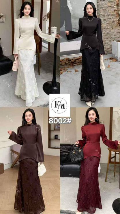 Silk  and lace dress set 
Free size 
100 dhs🇦🇪🇦🇪

Zain17
♥️♥️♥️