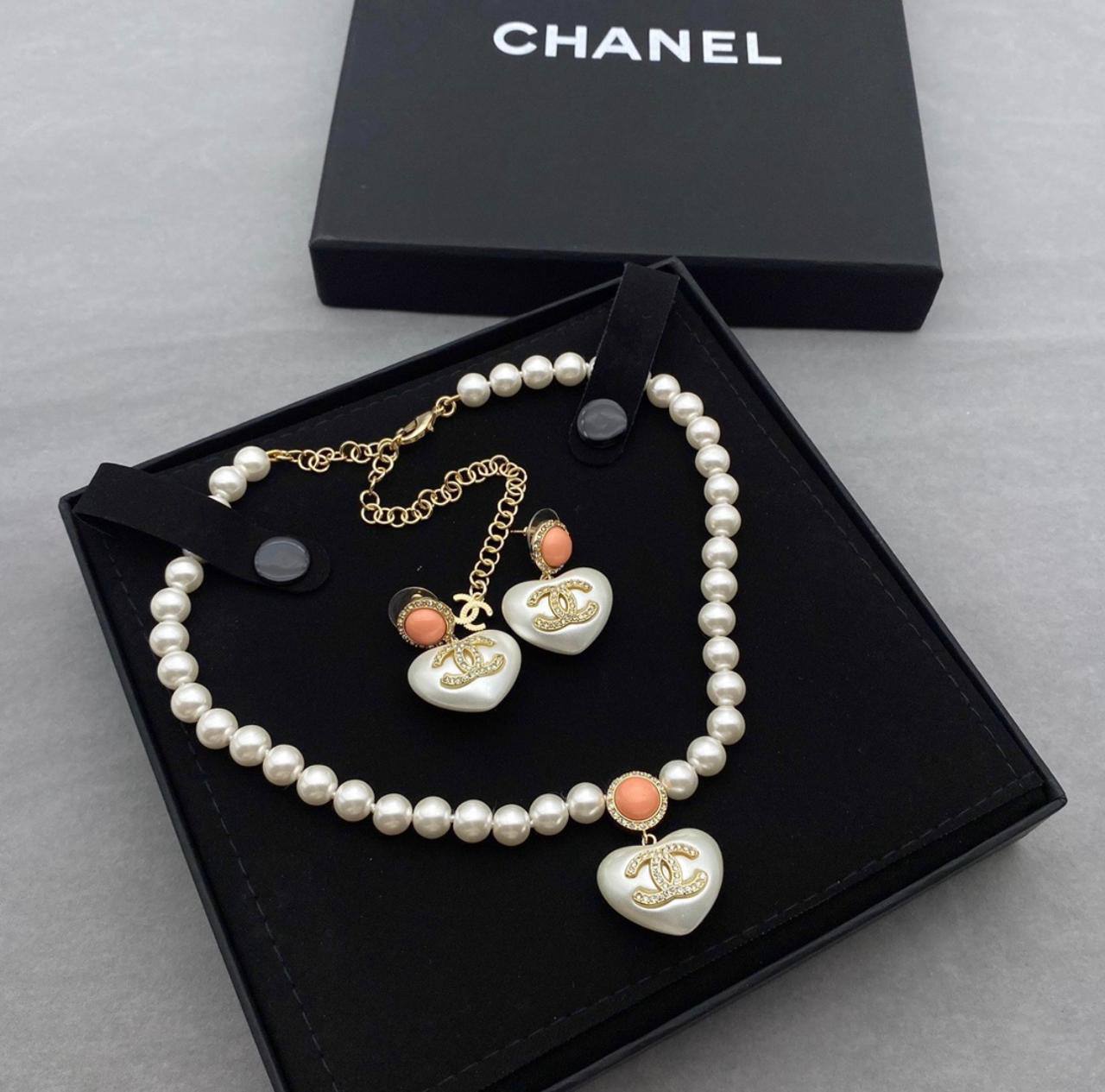 Chanel Set 
140 dhs🪙🖤
Necklace Earrings 

Zain89
♥️♥️♥️