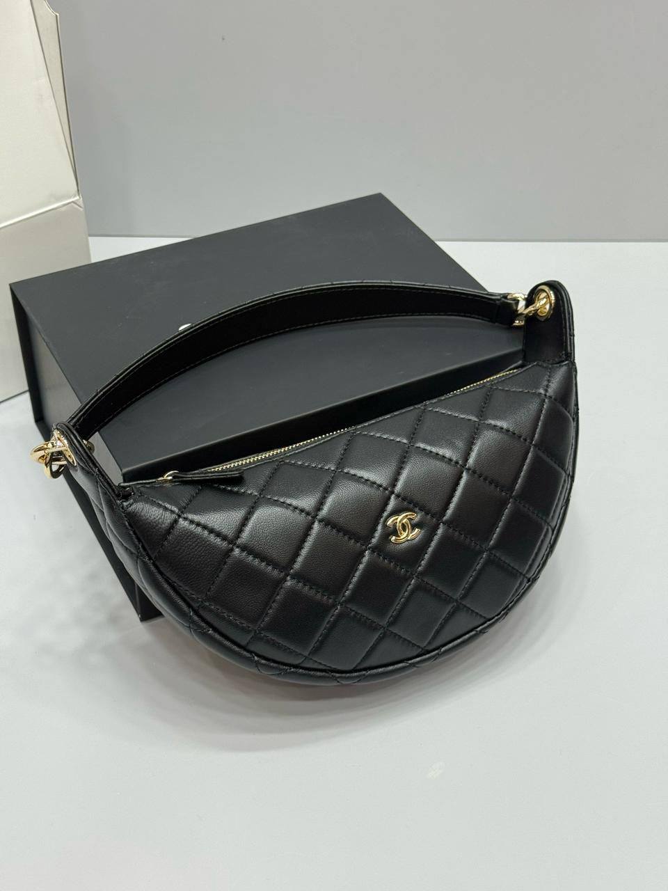 Chanel Master
25cm🫶🏼
260 dhs👑

Zain228
♥️♥️♥️