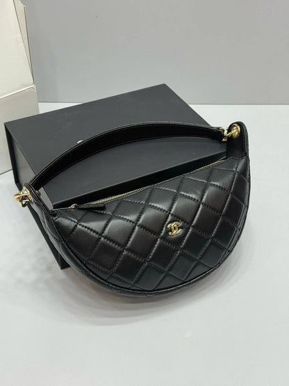 Chanel Master
25cm🫶🏼
260 dhs👑

Zain228
♥️♥️♥️