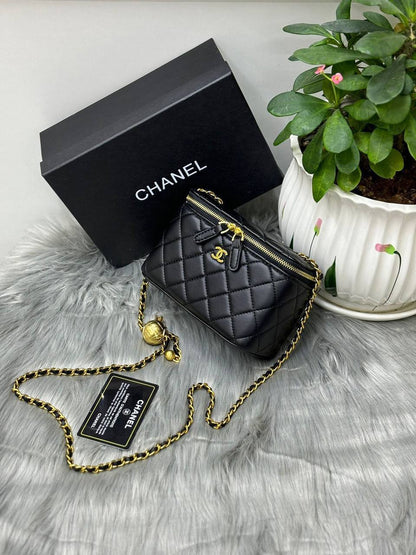 Chanel
with box🎁🎁🎁

100 dhs✅

Zain244
♥️♥️♥️
