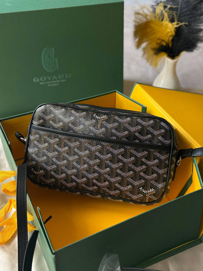 GOYARD
23cm
340 dhs❤️
Top quality 
With box🎁

Zain167
♥️♥️♥️
