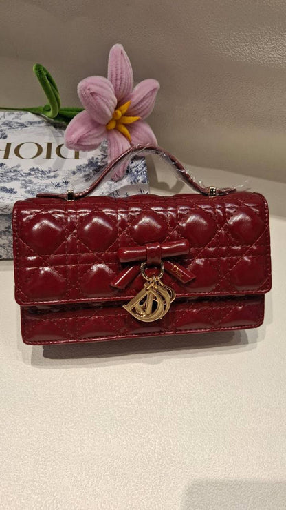 DIOR 
22cm 

box
🎁🎁🎁

120 dhs✅

Zain44
♥️♥️♥️