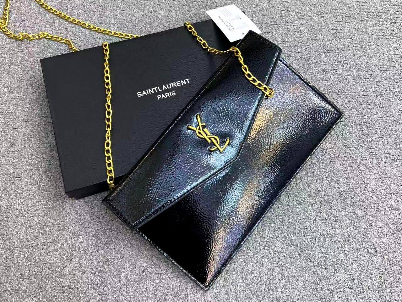 YSL

65 dhs🪙🌨️

with box
🎁🎁🎁

Zain26
♥️♥️♥️
