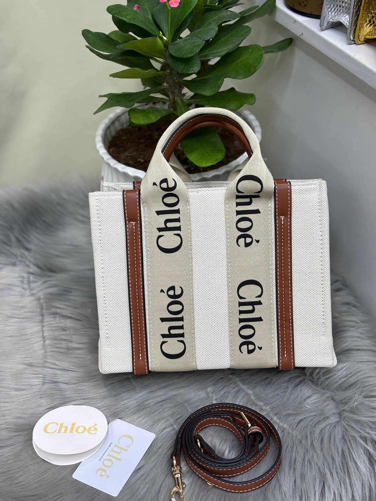 CHLOE

SIZE  26CM 
95 dhs 🇦🇪🇦🇪

Zain51
♥️♥️♥️