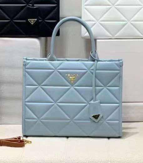 LV - Prada
110 dhs🌺

Zain143
♥️♥️♥️