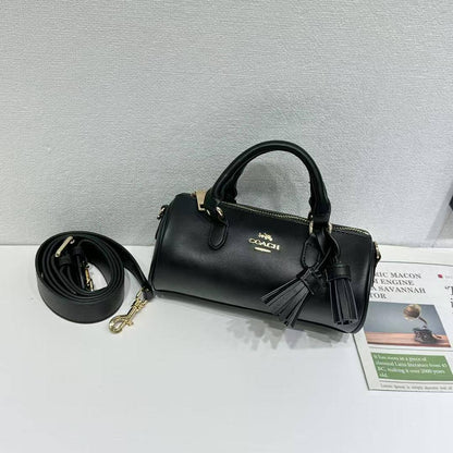 Coach - Aigner
90 dhs🪙💕
Good quality 

with box
🎁🎁🎁

Zain35
♥️♥️♥️