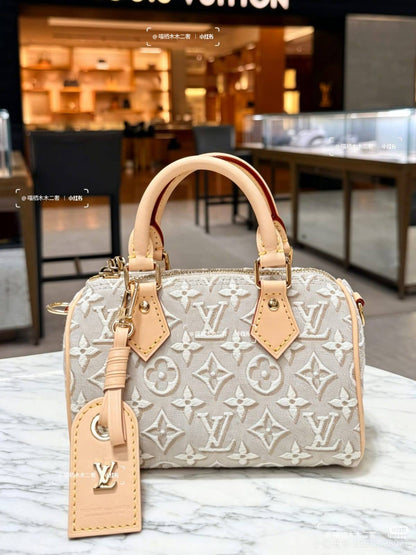 LV

20cm

280 dhs🇦🇪🇦🇪

Zain10
♥️♥️♥️