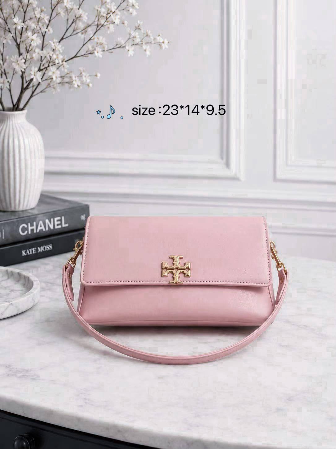 TORY BURCH 

Withbox

105 dhs🇦🇪🇦🇪

Zain38
♥️♥️♥️