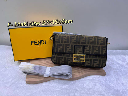 Fendi 

With box 
🎁🎁🎁

size:27cm  
95 dhs🗽

Zain114
♥️♥️♥️