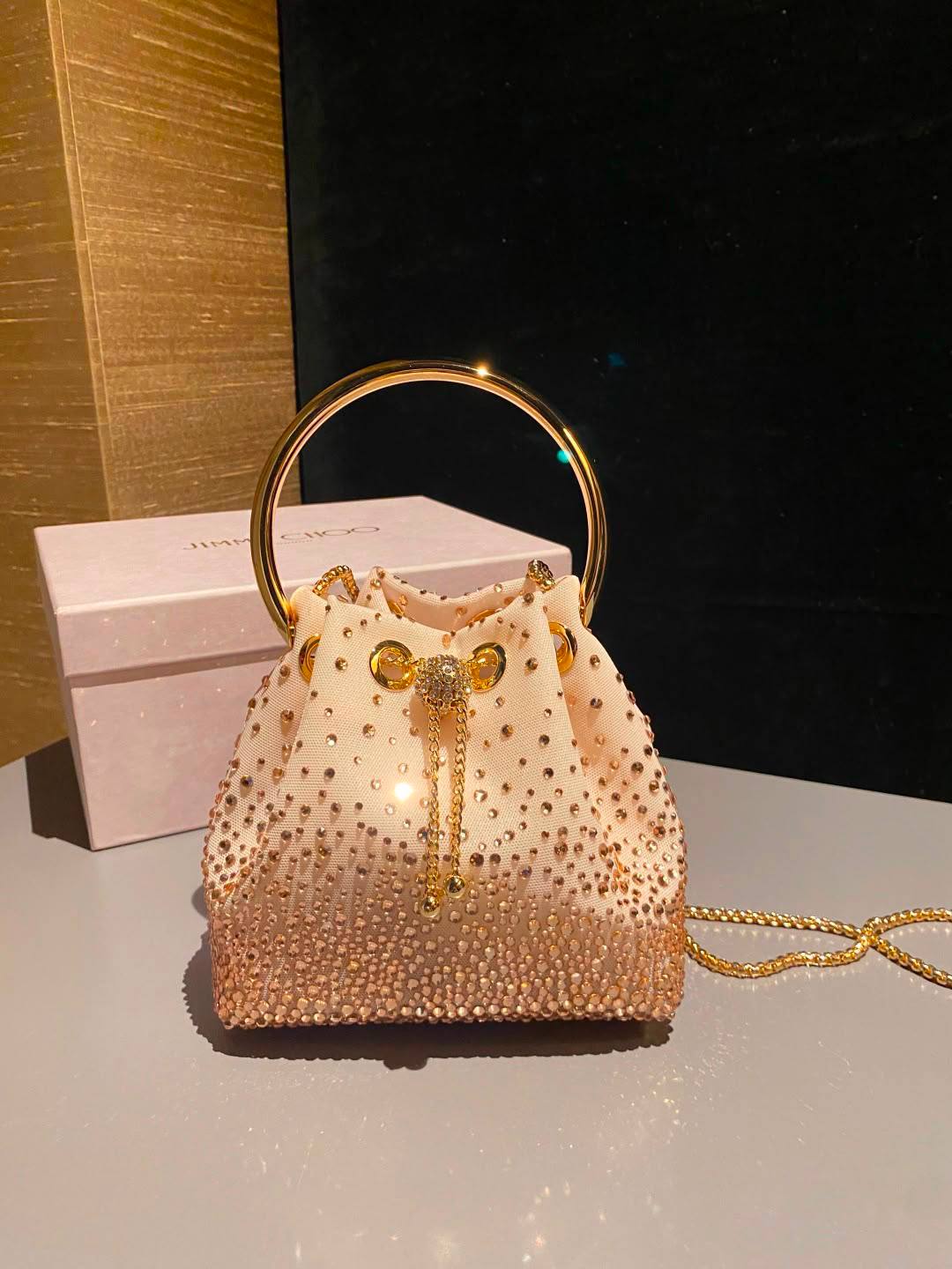 Jimmy Choo
 Bon Bon bucket bag
*Size 15 cm*
For Price 👇 WhatsApp✅
0568585901 
0507557372
0552275751 Owner Zain 👌

Zain274
♥️♥️♥️