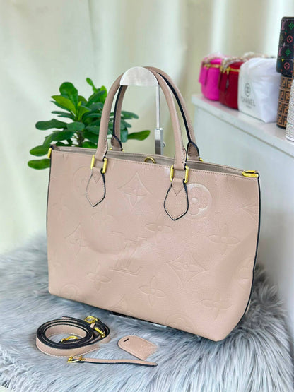 LV
SIZE……….    36cm
110 dhs✅

Zain244
♥️♥️♥️