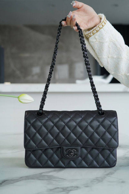 Chanel

110 dhs🇦🇪🇦🇪🇦🇪

With box
25 cm

Zain219
♥️♥️♥️