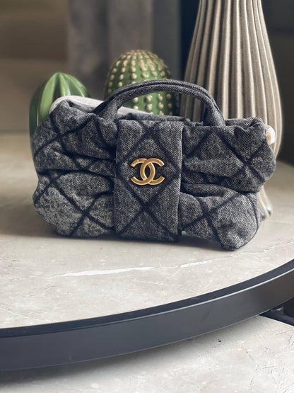 CHANEL ✨
Available original box 📦 
With full packing 🎀🎀
Super high quality 💥💥
For Price 👇 WTSP Text Zain 0568585901

Zain283
♥️♥️♥️