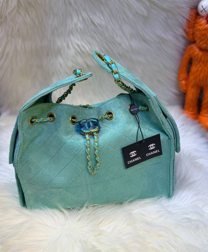 Chanel 
good quality, 
size...28 *24 cm 
110 dhs✅

Zain12
♥️♥️♥️