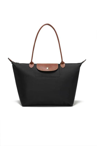 Longchamp
BIG
70 dhs❣️
size 46×19×30cm
Medium
60 dhs❣️
size 36×24×14cm
SMALL
50 dhs❣️
size 20×8.5×14cm

Zain41
♥️♥️♥️