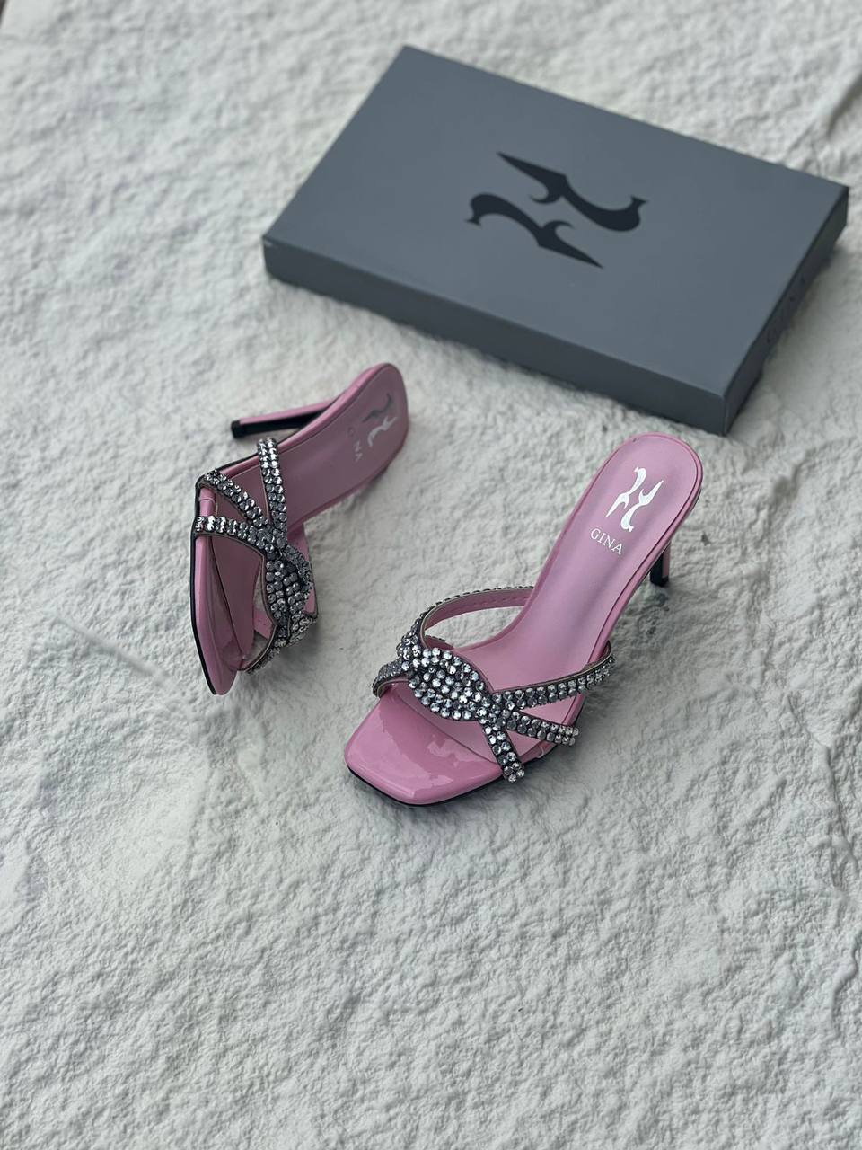 GINA 
SIZE 36 to 41
105 dhs✅

Zain21
♥️♥️♥️
