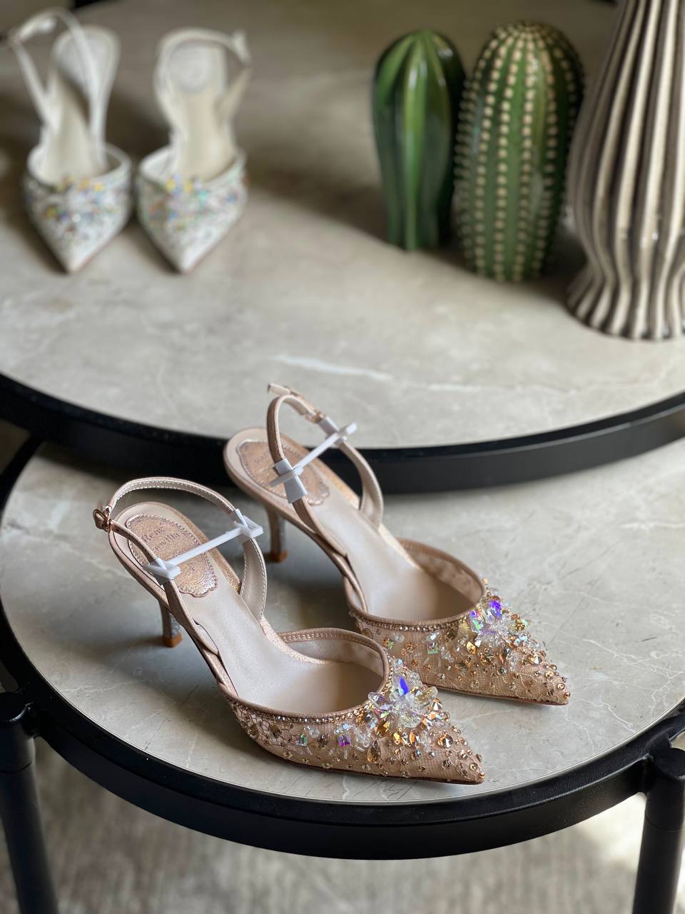 RENE CAOVILLA ✔️
VIP QUALITY ✅
Size : 36 TO 41
450 dhs✅

Zain113
♥️♥️♥️