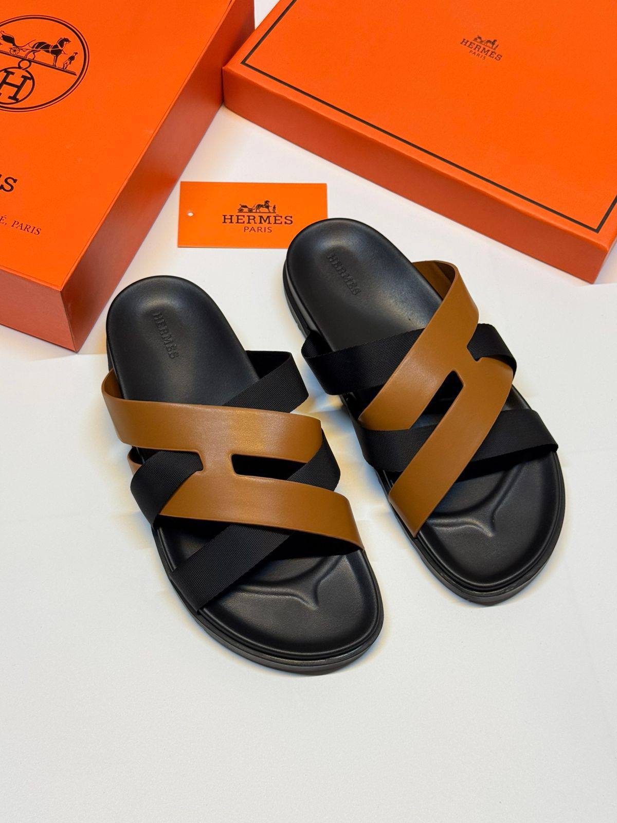 NEW CAME
HERMES SLIPPER
GOOD QUALITY
100 dhs🗽
Size 39-44

Zain40
♥️♥️♥️
