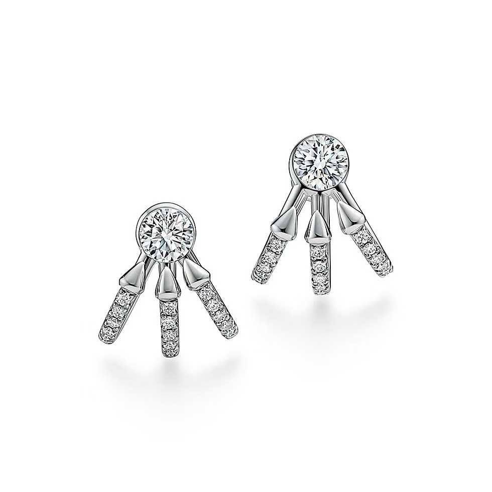Earring 

50 dhs🪙🌺 

with Box And Paper Bag
🎁🎁🎁

Zain89
♥️♥️♥️