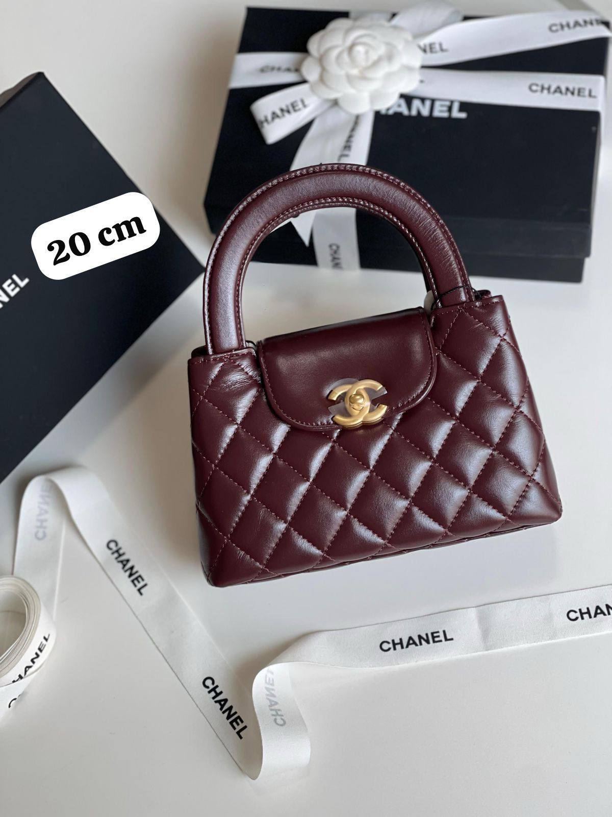 Chanel
85 dhs🌺
With box
20 cm

Zain219
💓💓💓