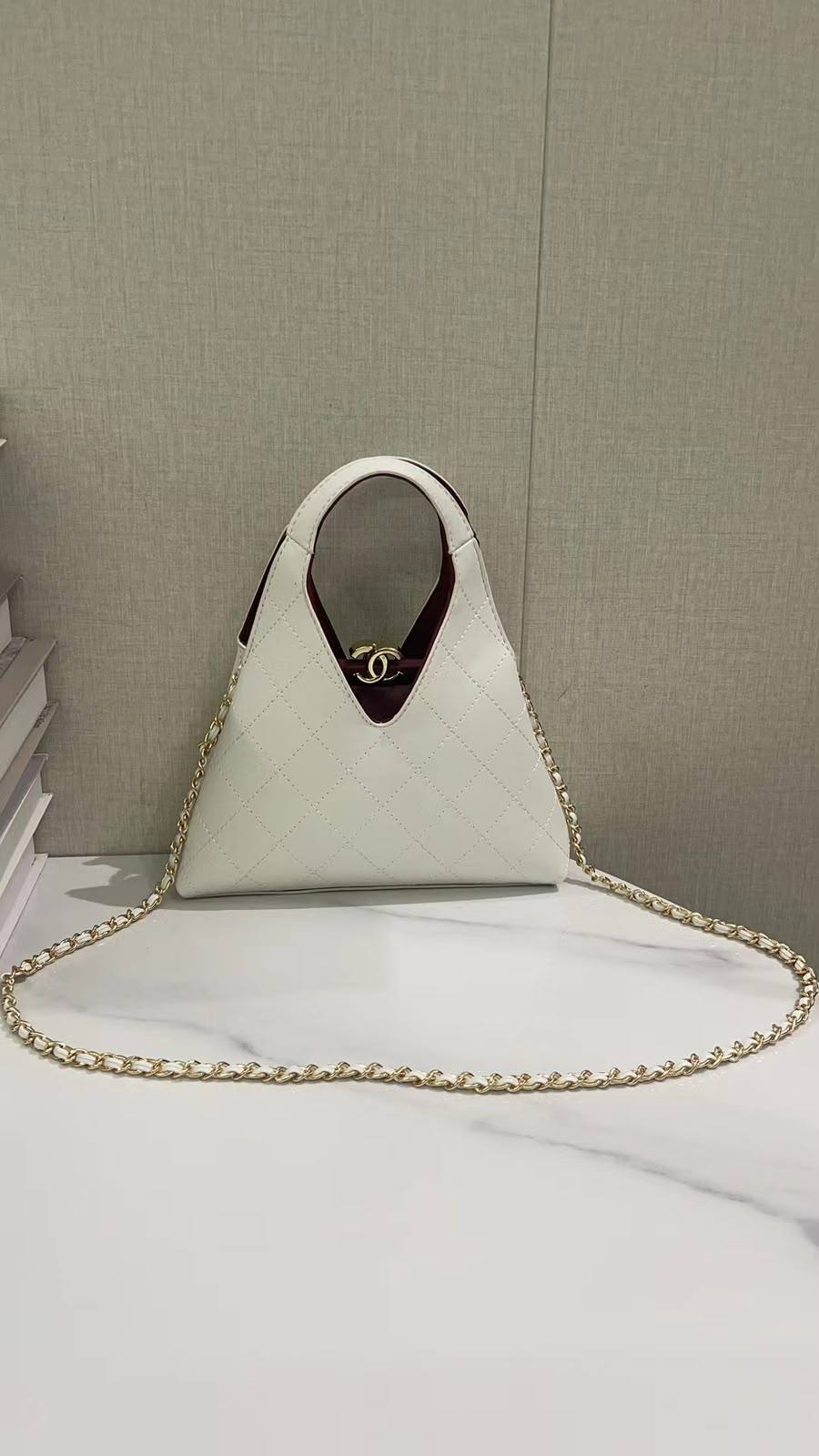 New arrival
23cm
with box
130 dhs🇦🇪🇦🇪

Zain118
♥️♥️♥️