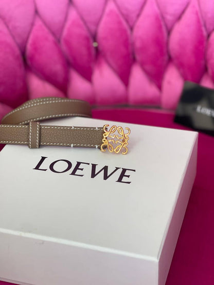 LOEWE
💞*available again*💞
260 dhs🪙🌨️

Zain164
♥️♥️♥️