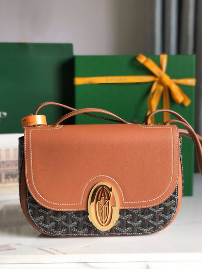 Goyard

identification based on appearance
Brown 

Goyardine canvas and Chevroches calfskin

Shoulder bag / Crossbody bag
Palladium
size:25cm

For Price 👇 WhatsApp✅
0568585901 
0507557372
0552275751 Owner Zain 👌

Zain325
♥️♥️♥️