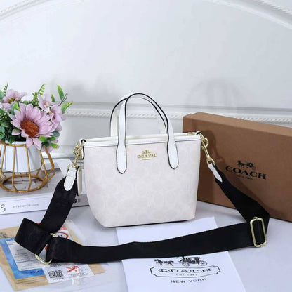 Coach
90 dhs✅ 

with box
🎁🎁🎁

Zain72
♥️♥️♥️