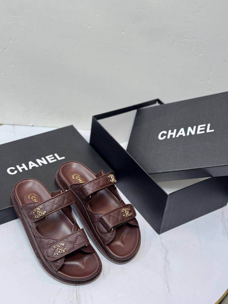 Chanel
💯high quality
Size 36-37-38-39-40-41

110 dhs💓

Zain21
♥️♥️♥️