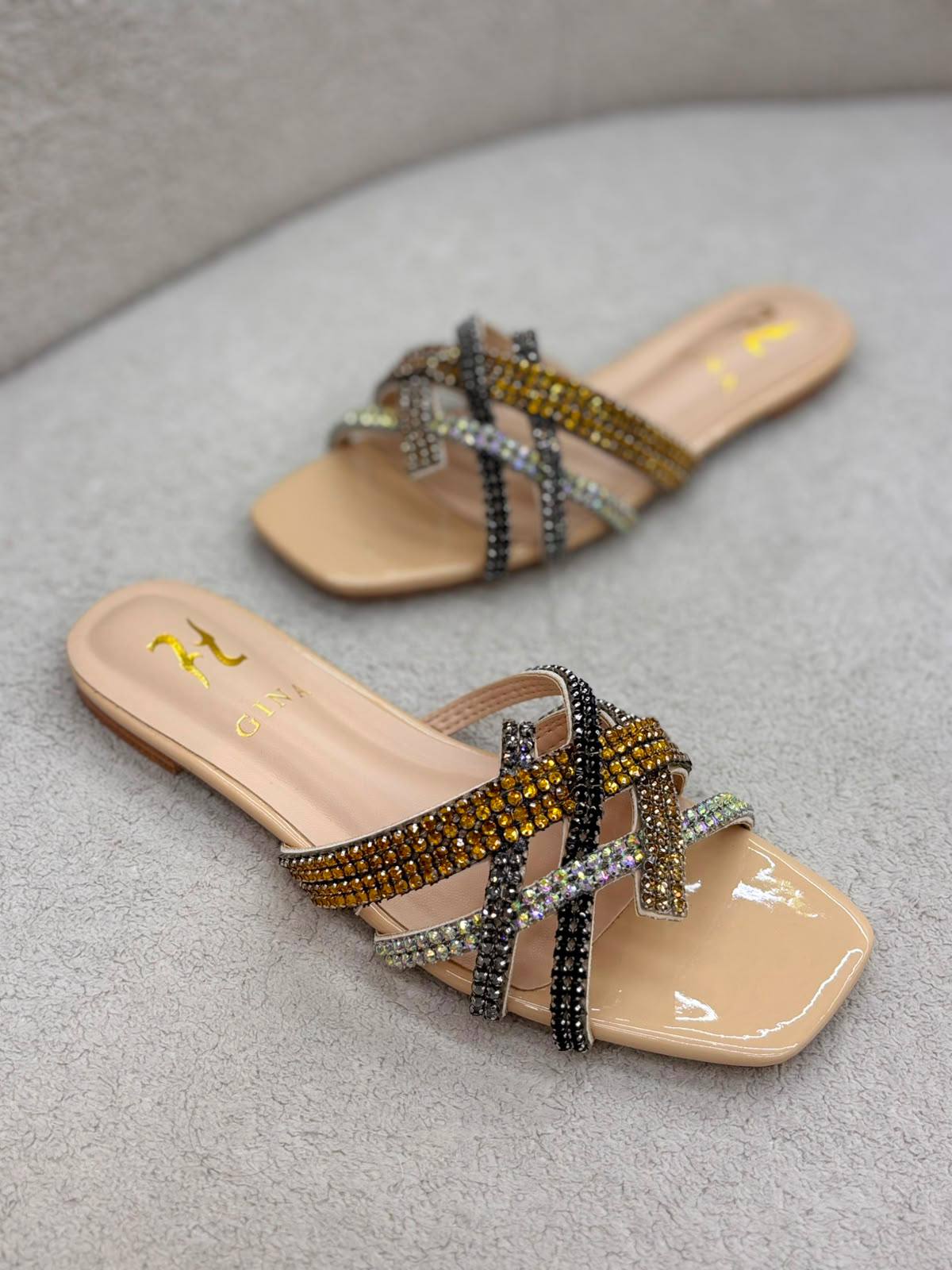Gina 
100 dhs✅
Size 36-42

Zain55
♥️♥️♥️