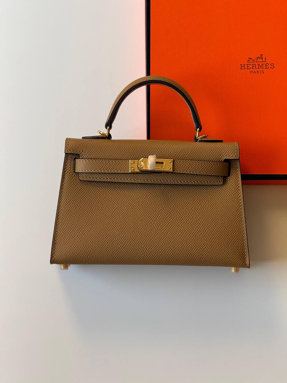 Hermes
minikelly 19cm💕
master quality😍with box❤️
340 dhs❤️💚❤️💚

Zain52
💚❤️💚