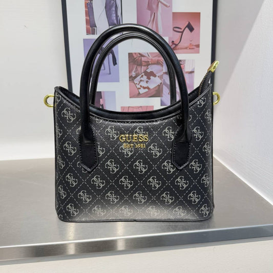 Guess
65 dhs✅

Zain232
♥️♥️♥️