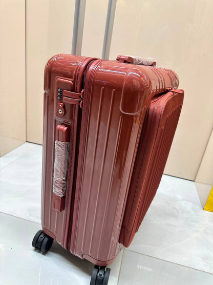 Available ❤️
brand new Rimowa Cabin Suitcase featuring a protective cover and spinner wheels❣️
For Price 👇 WhatsApp✅
0568585901 
0507557372
0552275751 Owner Zain 👌

Zain71
♥️♥️♥️