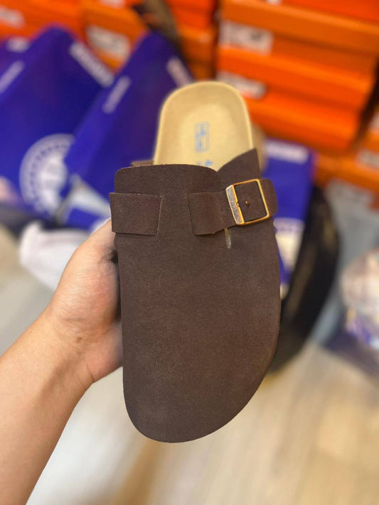 Birkenstock
 High Quality, New Arrived 
Size 36 To 45
115 dhs🪙🌨️

Zain120
♥️♥️♥️