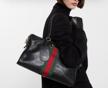 Gucci 
Master
Small =250 DHS💓
Big =280 DHS💓

Zain228
♥️♥️♥️