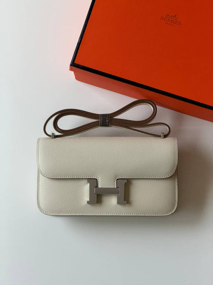 Hermes
constance 23cm 
super Master quality ✅with box📦
480 dhs✅

Zain51
♥️♥️♥️