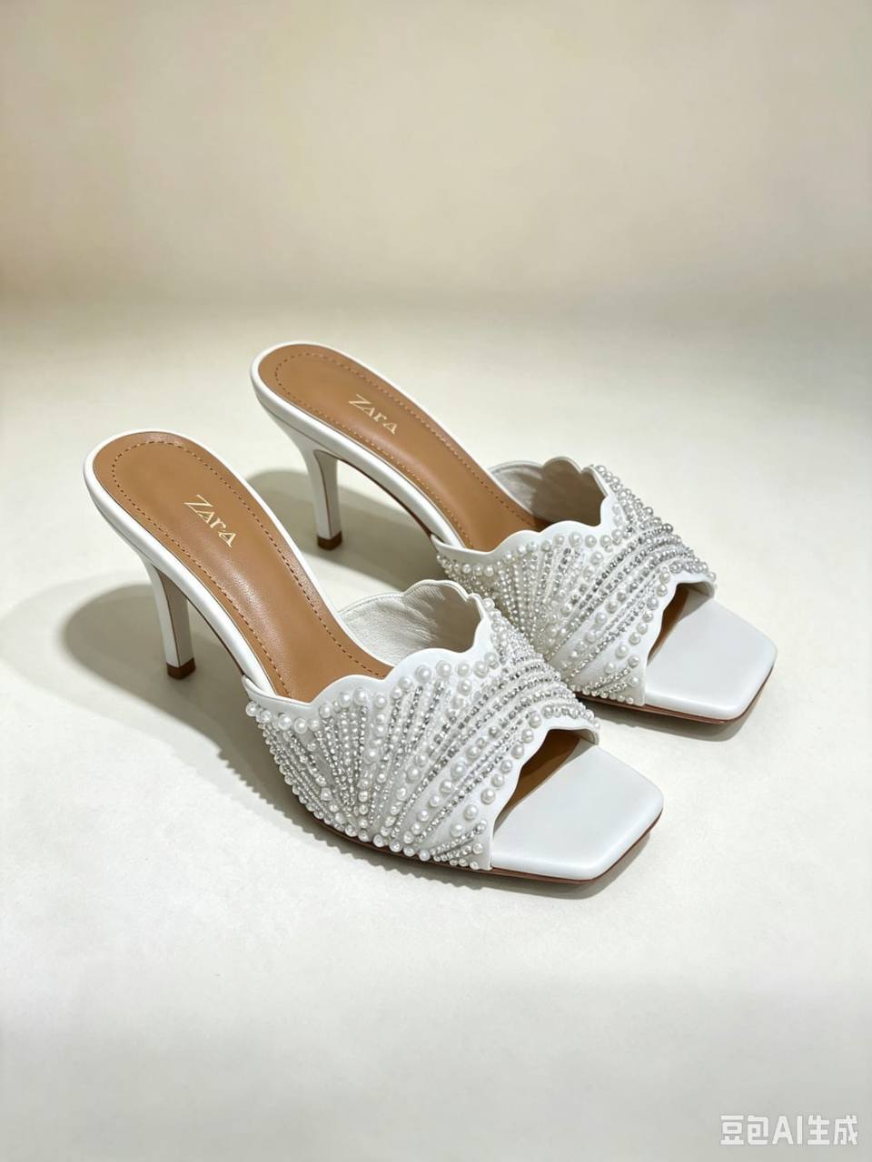 ZARA
size 36-41
100 dhs🇦🇪🇦🇪
Please ask for real Video 👌👌

Zain40
♥️♥️♥️