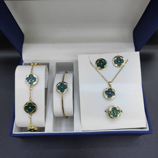 VCA Set
with box🎁

70 dhs✅

Zain25
♥️♥️♥️