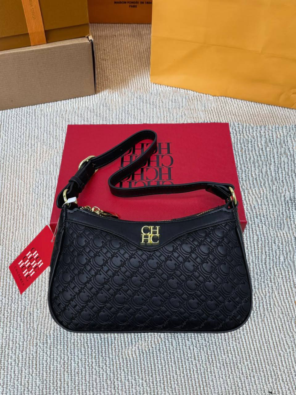 YSL - CH - Tory Burch - Hermes

with box
🎁🎁🎁

85 dhs✅

Zain38
♥️♥️♥️