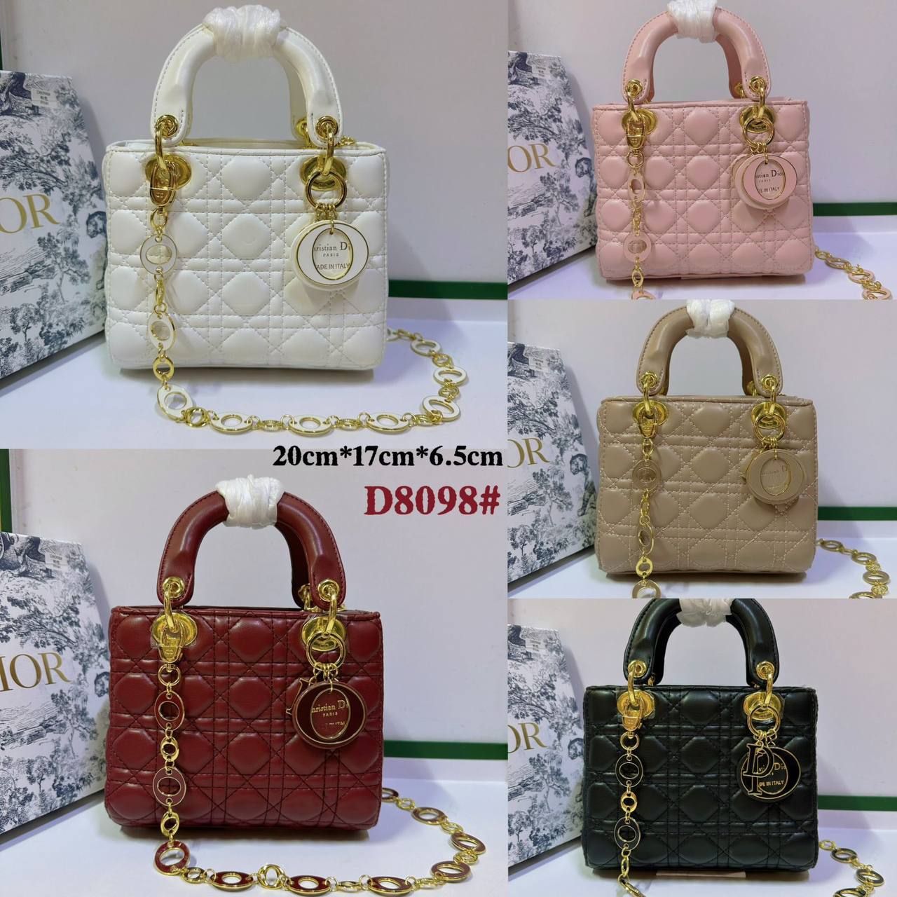 DIOR 
 HIGH QUALITY 
WITH BOX 🎁
130 dhs✅

Zain39
♥️♥️♥️