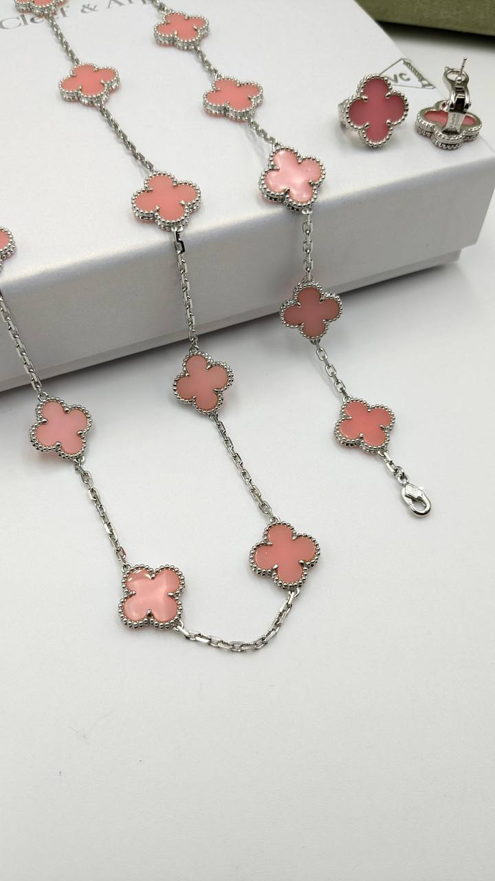 Van Cleef Set
*Master Quality* 
260 dhs🪙🌨️
with Normal Box 🎁

Zain210
♥️♥️♥️